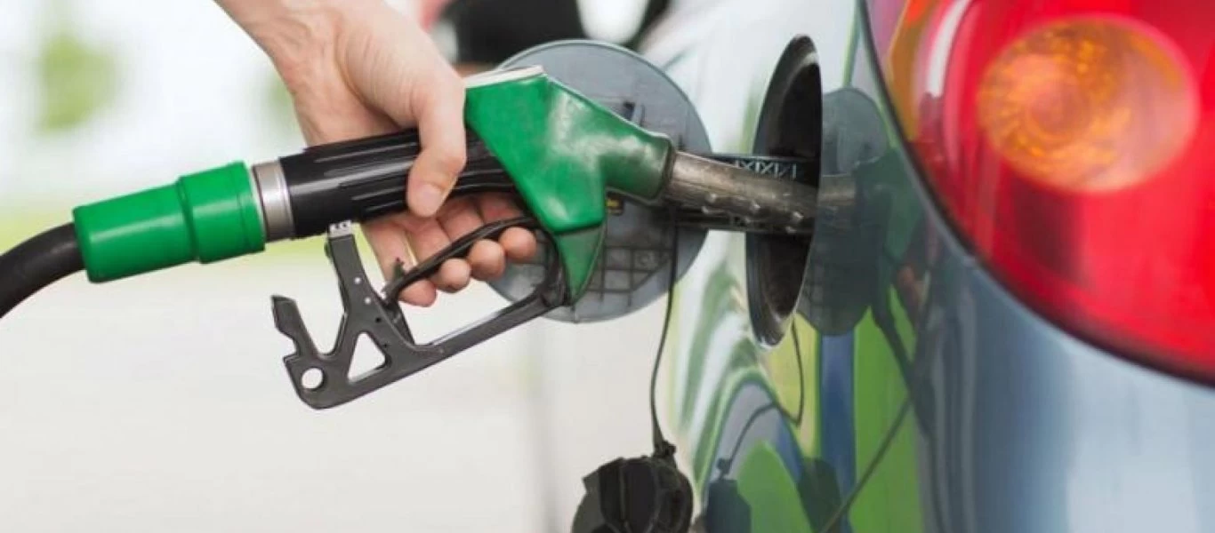 Ιράν: Αυξάνει κατά 50% τις τιμές της βενζίνης